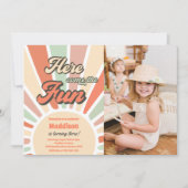 ここにファンサンシャイン3歳の誕生日写真がやってくる 招待状 (正面)