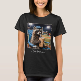 ここに住んでるよ ラクーン Tシャツ