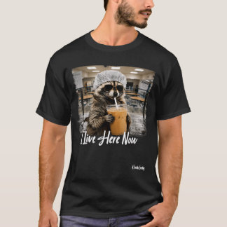 ここに住んでるアライグマの給食のおばちゃんが学校に戻ってきたよ 初日 Tシャツ