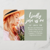 ここに花嫁がやってくる!楽しいカクテル パーティーのSave the Date 箔招待状 (裏面)