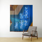 ここはネオンサインの場所にちがいないおもしろい。 タペストリー (インサイチュ)