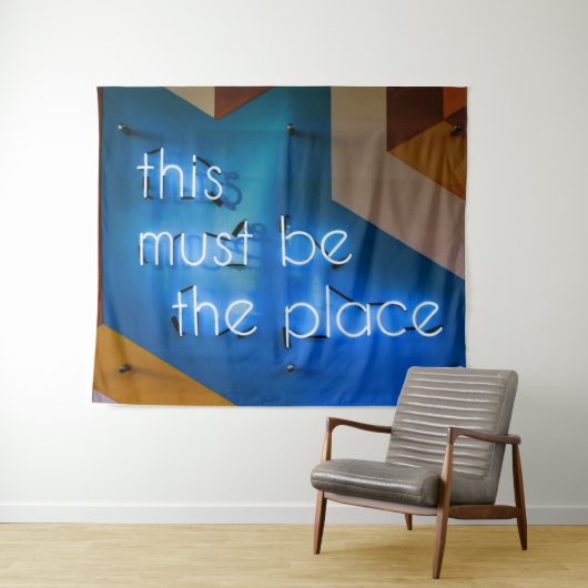 ここはネオンサインの場所にちがいないおもしろい。 タペストリー (インサイチュ(横))