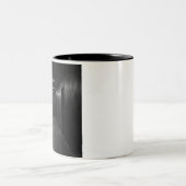 ここは何だ？ ツートーンマグカップ (中央)