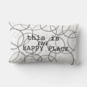 ここは私たちの幸せな場所で白灰色のアーモダント ランバークッション (裏面)