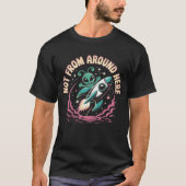 ここら辺の者じゃない Tシャツ (正面)