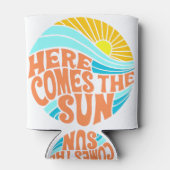 ここ来でサンTー、レトロスタイル、ヒッピースタイル 缶クーラー (裏面)