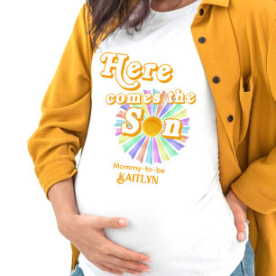 ここ来で息子のレトロ男の子の赤ちゃんシャワー Tシャツ