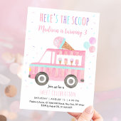 こちらが特別な情報 ピンクのアイスクリームトラックの誕生日 招待状
