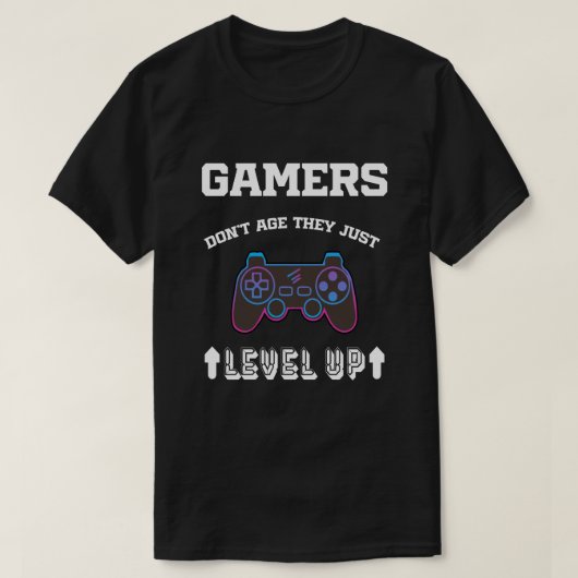 ことわざおもしろいゲーマーは年齢を上げていない Tシャツ (デザイン正面)