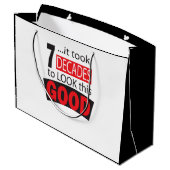 このよい第70誕生日を見るために7十年かかりました ラージペーパーバッグ (裏面アングル)