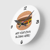 このカスタマイズハンバーググラフィック ラウンド壁時計 (傾斜)