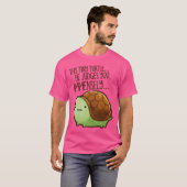 このカメ…彼はあなたを判断する。 Tシャツ (正面フル)