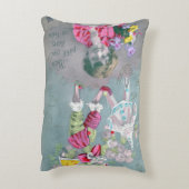 このキスの中の小さな私の心 アクセントクッション (裏面(縦))