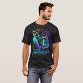 このクイーンは43を素晴らしい第43誕生日ギに見せる Tシャツ (正面フル)