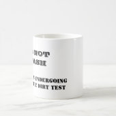 、このコップあります科学UNDERGOINGAが…洗浄しないで下さい コーヒーマグカップ (中央)