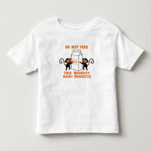 このサル食べ物を与えの乳製品を使用しない すべておもしろい トドラーTシャツ