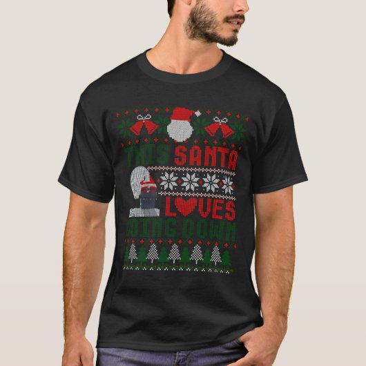 このサンタは醜いクリスマスセーターを下るのが大好きだ Tシャツ (正面)