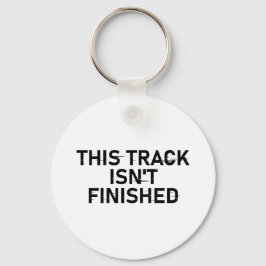このトラックは完了していない – 不具合文字デザイン キーホルダー