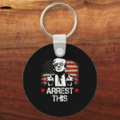 このトランプ中指プロトランプ2024 (背面) キーホルダー (正面)