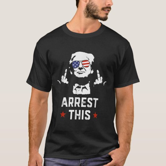 このドおもしろいナルドトランプ中逮捕トランプ Tシャツ (正面)