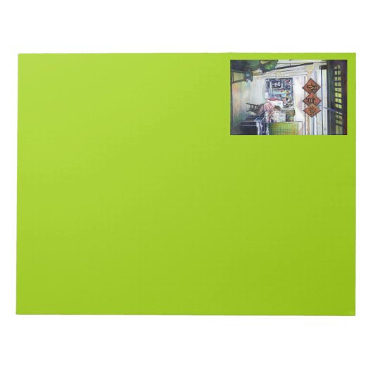 このドラゴンは来訓練車輪を持ってるのか? ノートパッド (正面)