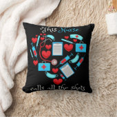 このナースはすべてのショットを呼び出す クッション (ブランケット)