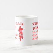 このパパは土のバイクのモトクロスのマグで遊びます コーヒーマグカップ (中央)