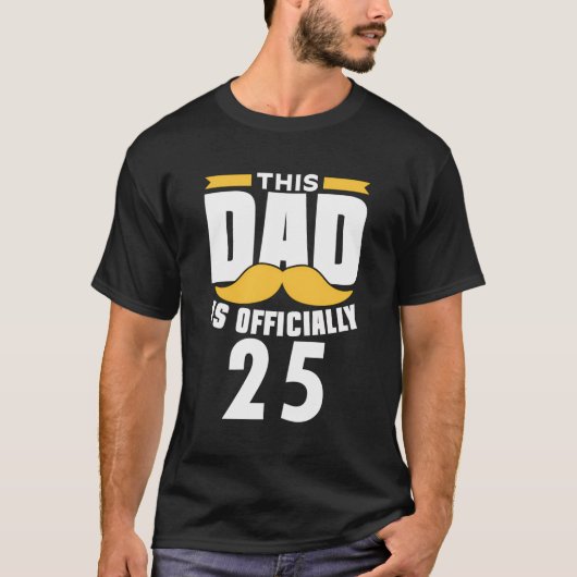 このパパは正式に25パパ父の生まれた Tシャツ (正面)