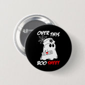 このブーシーツおもしろい幽霊ナースハロウィン 缶バッジ (正面&裏面)