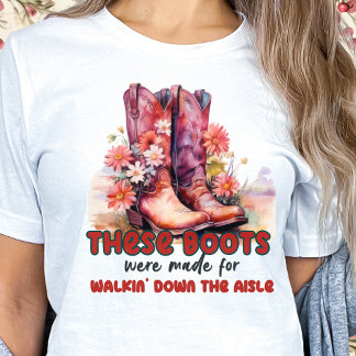 このブーツは通路を歩くように作られていた Tシャツ