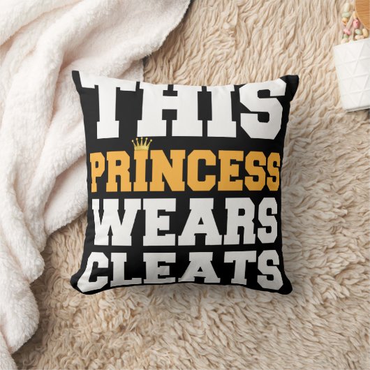 このプリンセスはクリートのサッカーのソフトボールのギフトを身に着けています クッション (ブランケット)