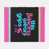 このプリンセスはグリップの体操を-女の子身に着けています フリースブランケット (正面(横))