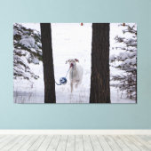 このホリデーシーズンにボールを持っているグレートダン キャンバスプリント (インサイチュ (ウッドフロア))