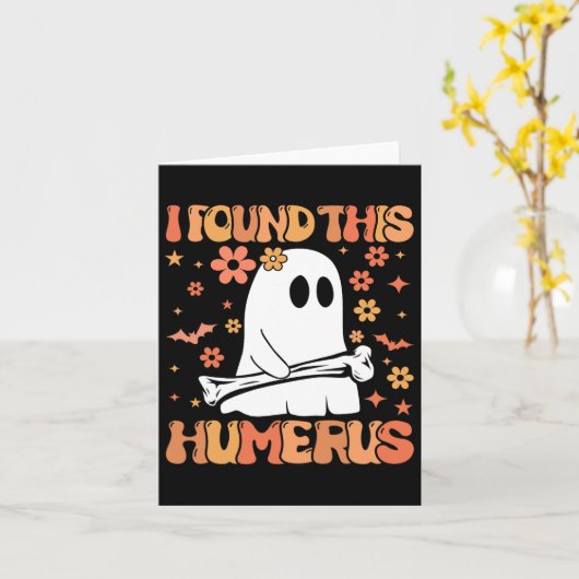 このユーモア溢れるゴーストは、 spooky season のハロウィンが楽しい カード (黄色い花)