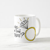 このリングは私を婚約したに見させますか。 コーヒーマグカップ (正面右)