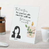 このロウソクは愛情のこもった記憶の台座の看板に燃える 台座サイン (インサイチュ)