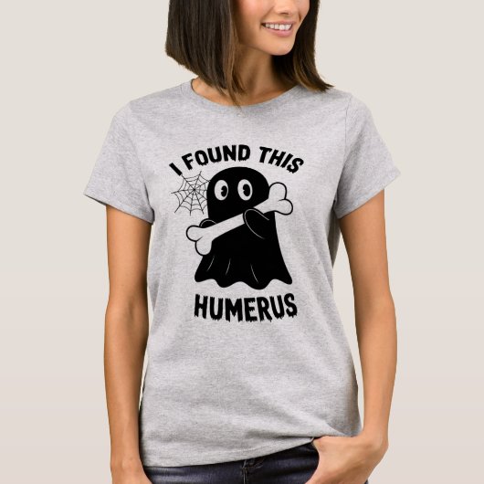 この上腕骨を見つけたハロウィンの幽霊 Tシャツ (正面)