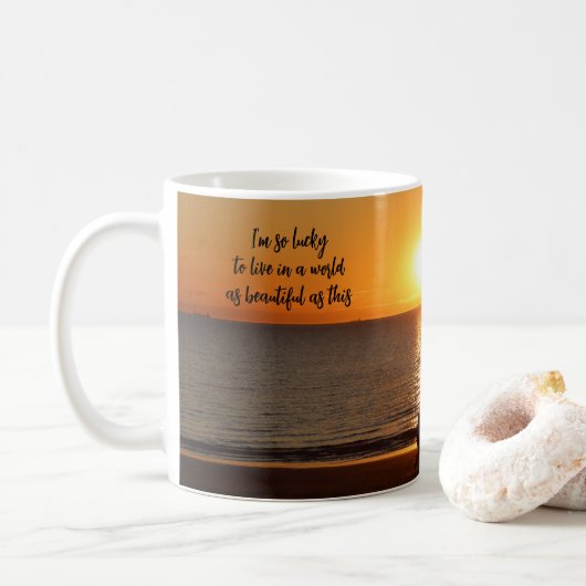 "この世でいちばん美しい世界" コーヒーマグカップ (ドーナツ)