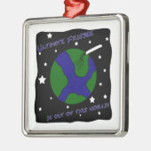 この世界からの最終的なフリズビー メタルオーナメント (左)