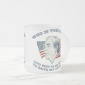 この人はだれですか。 マグ (正面右)