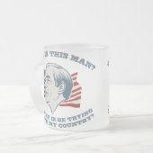 この人はだれですか。 マグ (正面左)