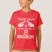 この人は公式に8歳です Tシャツ (正面)
