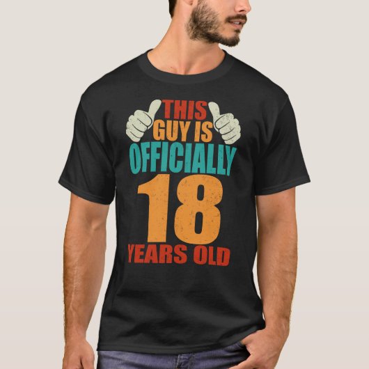 この人は正式に18歳です Tシャツ (正面)