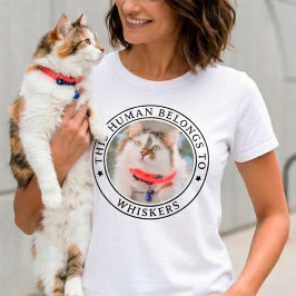 この人間はペットに属する カスタム 猫 写真 & 名前 Tシャツ