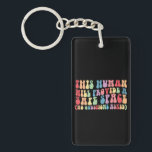 この人間は安全な宇宙ゲイLGBTQを提供する キーホルダー<br><div class="desc">この人間は安全な宇宙を提供し頼る</div>