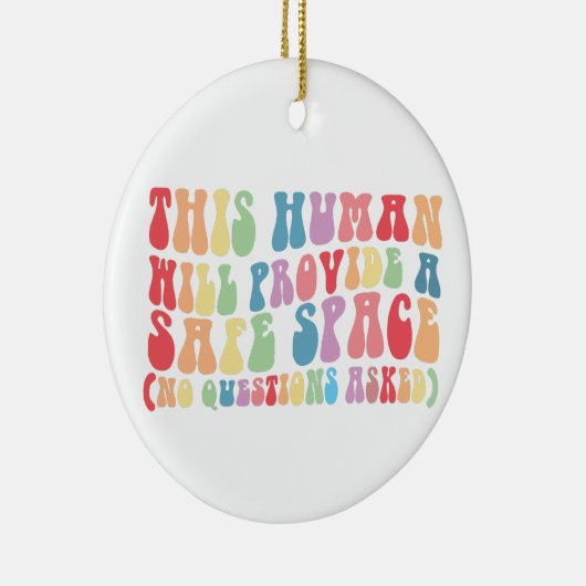 この人間は安全な宇宙ゲイLGBTQを提供する セラミックオーナメント (右)