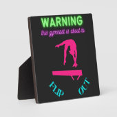 この体操警告選手は急に走り出す フォトプラーク (正面)