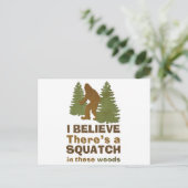 この信じ森の中にスクアッチがある ポストカード (スタンド正面)