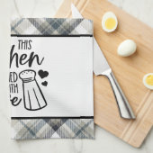 この台所は愛情で味付けされている キッチンタオル (四つ折り)