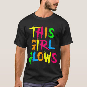 この女の子がネオンライトグローパーティー恋人のためにW Tシャツ